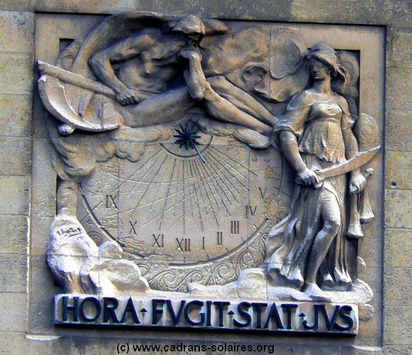 Cadran solaire bas-relief