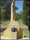 Cadran très original situé au pied d'une statue de la Vierge. Il donne l'heure avec l'ombre du bord du coté où se trouve le Soleil.